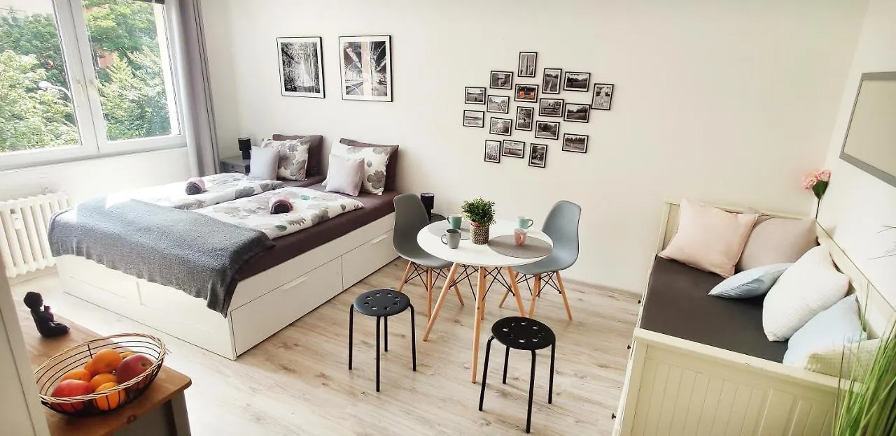 Apartment King Size Sunny Home 19 Minutes To Center Prague